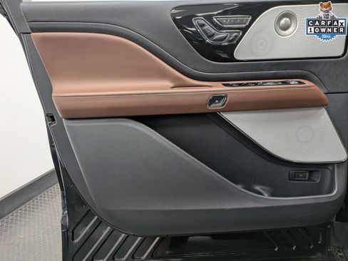 Used 2025 Lincoln Aviator Reserve w/ Equipment Group 201A AWD/4WD image 9