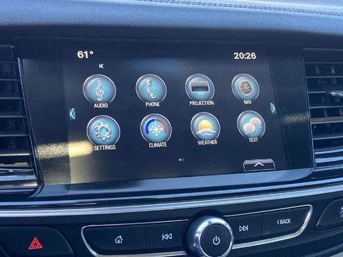 Used 2018 Buick Regal Essence w/ Driver Confidence Package #1 image 9