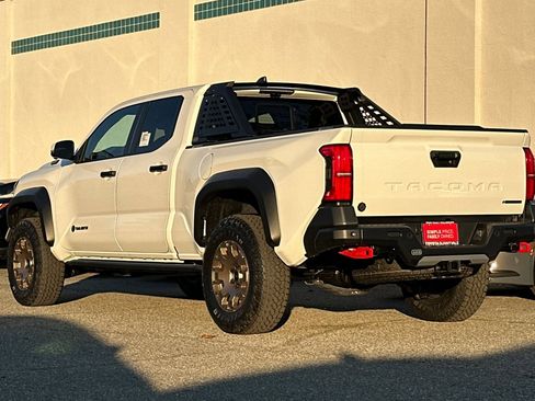 New 2025 Toyota Tacoma Trailhunter image 7