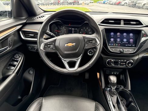 Certified 2023 Chevrolet TrailBlazer ACTIV w/ Sun and Liftgate Package FWD image 12