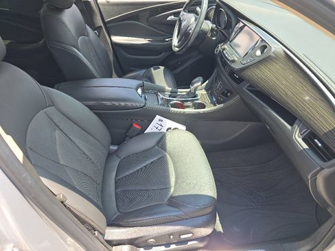Used 2018 Buick Envision Essence AWD/4WD image 19