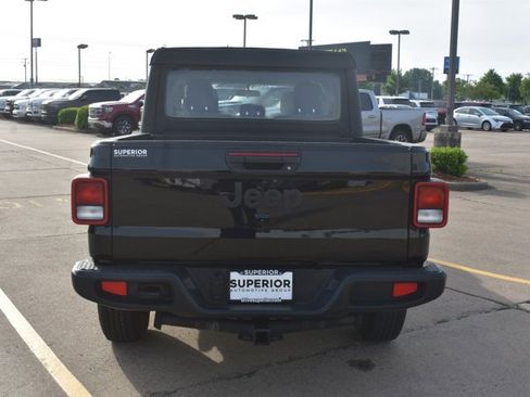 Used 2023 Jeep Gladiator Sport AWD/4WD image 6