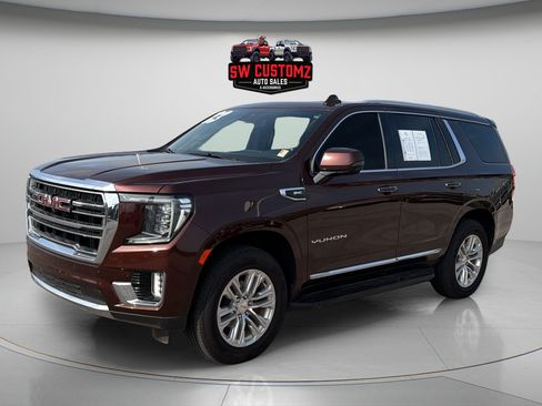 Used 2023 GMC Yukon SLT w/ SLT Premium Package AWD/4WD image 3