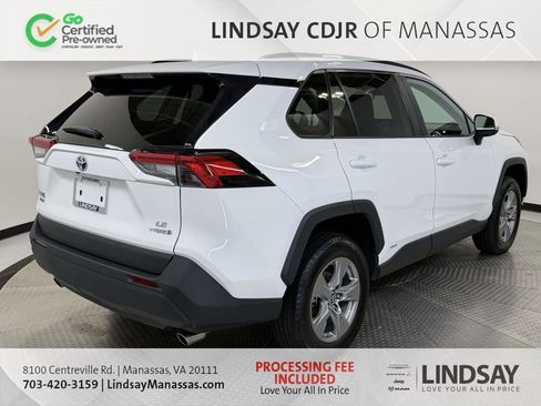 Used 2022 Toyota RAV4 LE AWD/4WD image 8