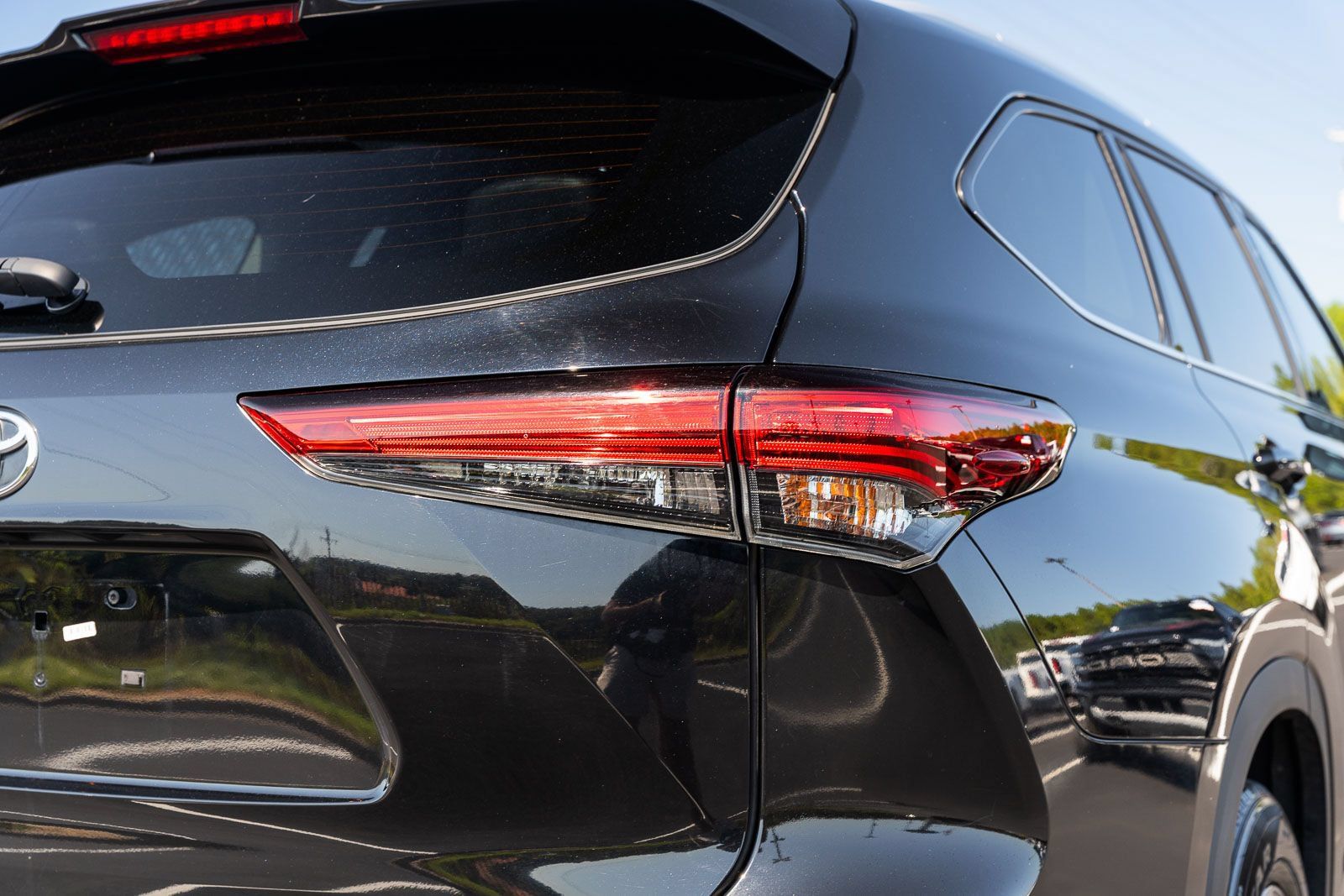 Used 2022 Toyota Highlander XLE FWD image 14