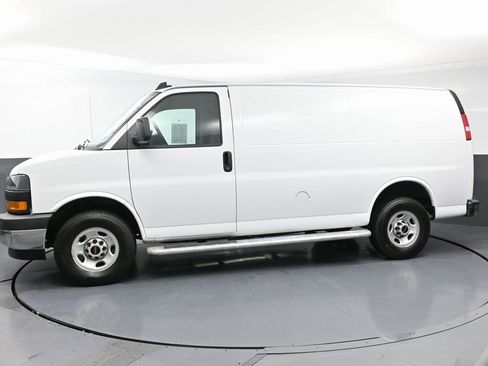 Used 2024 GMC Savana 2500 w/ Driver Convenience Package image 6