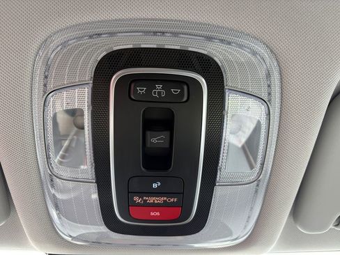 Used 2024 Hyundai Kona Limited AWD/4WD image 30