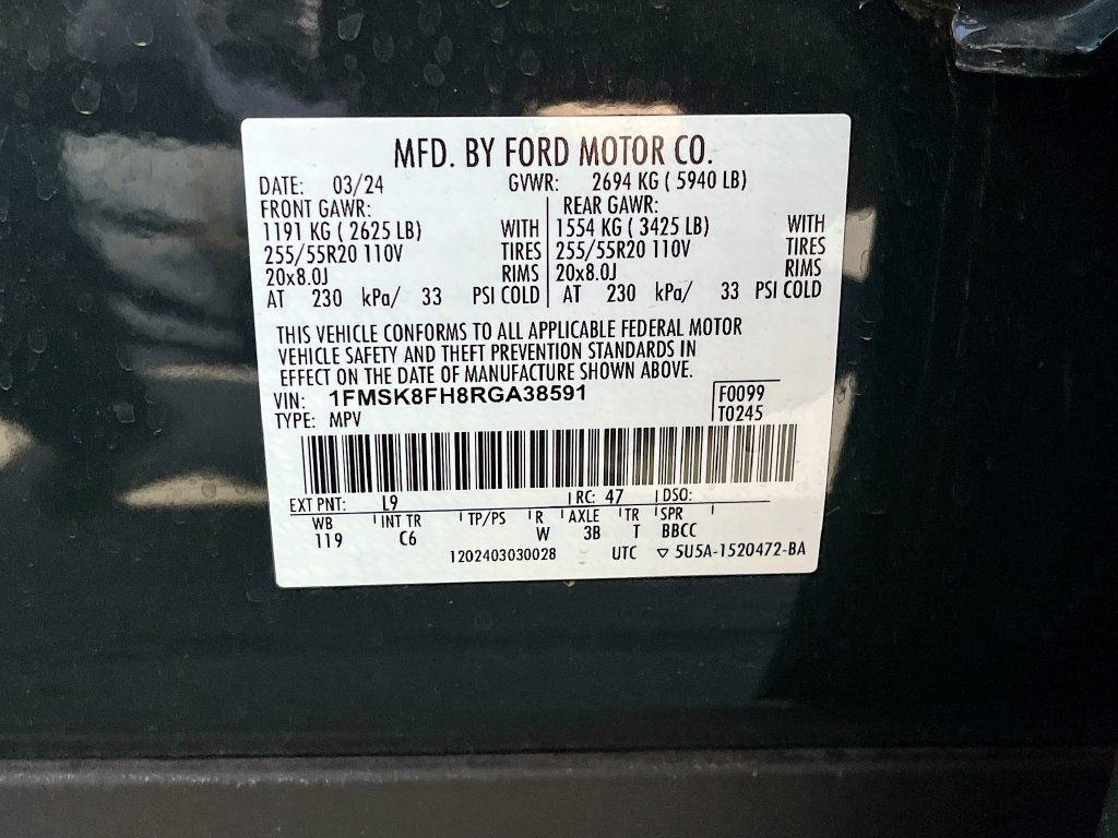 Used 2024 Ford Explorer Limited w/ Equipment Group 301A AWD/4WD image 34