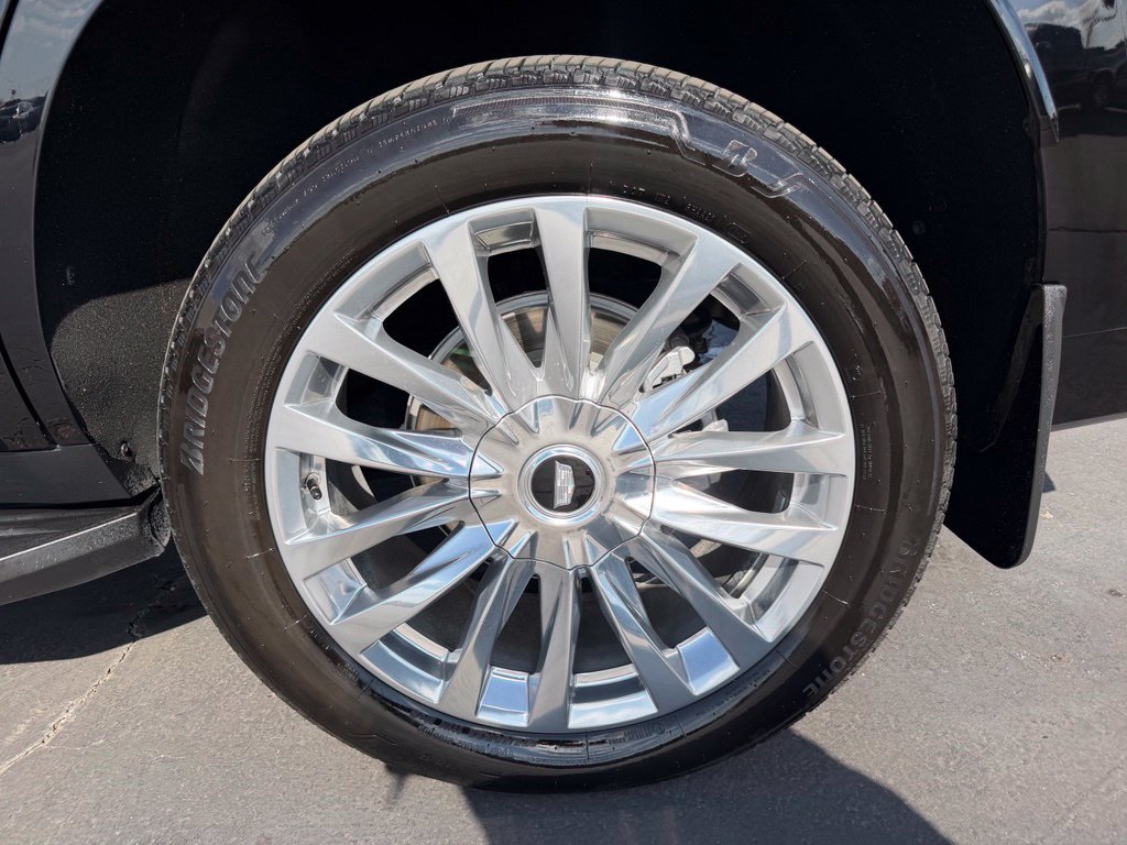 Used 2024 Cadillac Escalade Premium Luxury AWD/4WD image 19