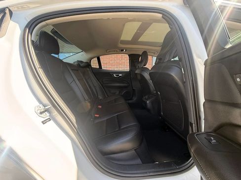 Used 2022 Volvo S60 B5 Momentum AWD/4WD image 14