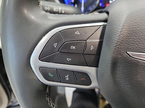 Used 2023 Chrysler Voyager LX FWD image 37