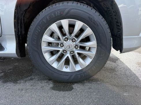 Used 2017 Lexus GX 460 Premium image 29