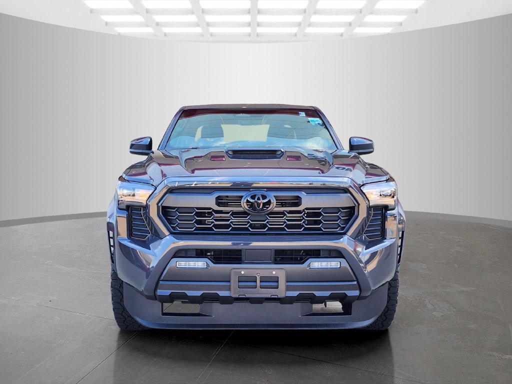 Used 2025 Toyota Tacoma TRD Sport AWD/4WD image 2