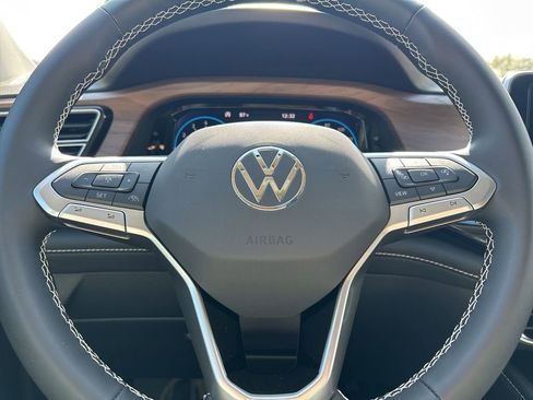New 2026 Volkswagen Atlas SE image 24