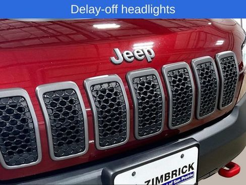 Used 2020 Jeep Cherokee Trailhawk w/ Technology Group AWD/4WD image 29