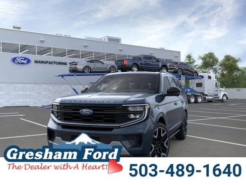 New 2026 Ford Expedition Platinum image 2