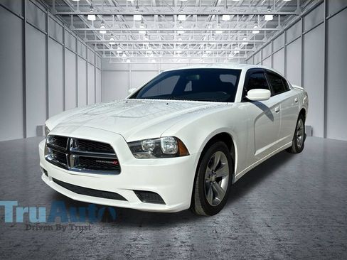 Used 2014 Dodge Charger SE w/ Sport Appearance Group RWD image 3