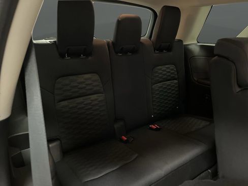 Used 2024 Nissan Pathfinder S image 30