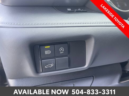 Certified 2024 Toyota Highlander XLE FWD image 28