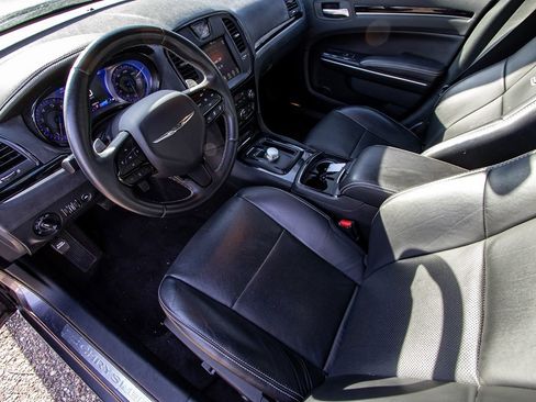 Used 2018 Chrysler 300 S w/ Safetytec Plus Group image 11