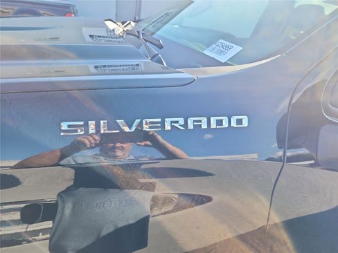 Used 2019 Chevrolet Silverado 1500 Custom w/ Custom Value Package image 11