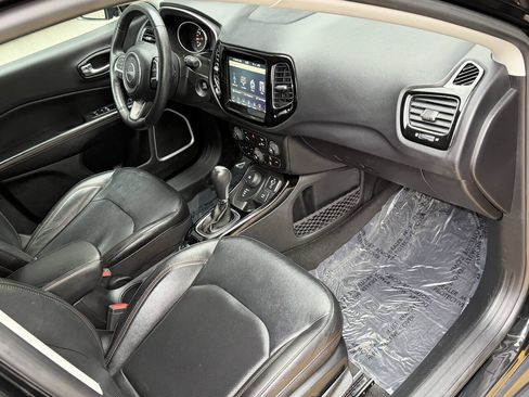 Used 2018 Jeep Compass Limited w/ Navigation Group AWD/4WD image 19