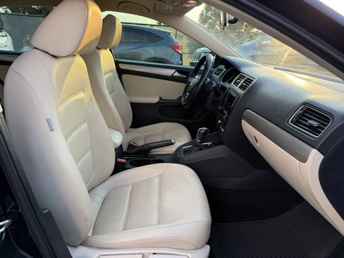 Used 2017 Volkswagen Jetta SE FWD image 18