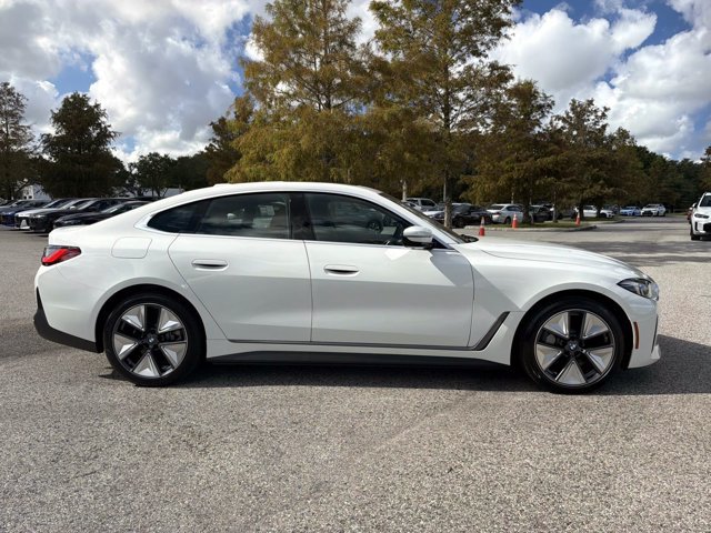 Used 2026 BMW i4 xDrive40i AWD/4WD image 2