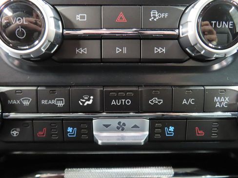 Used 2025 Ford F150 Lariat AWD/4WD image 64