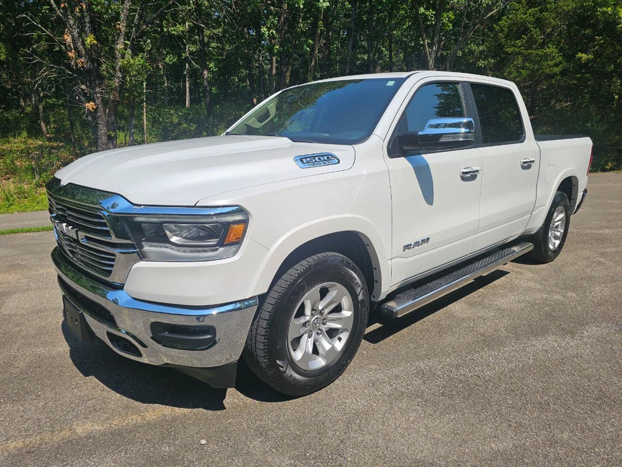 Used 2019 RAM 1500 Laramie AWD/4WD image 11