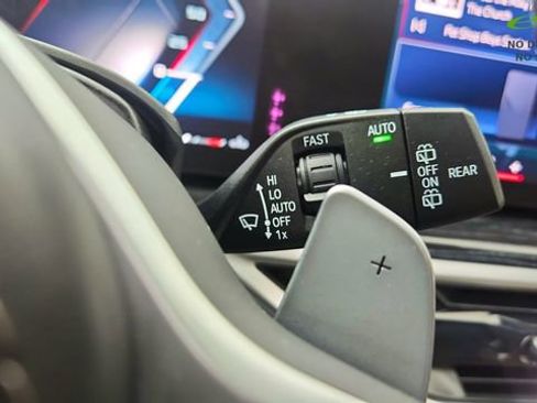 Used 2025 BMW X7 M60i image 49