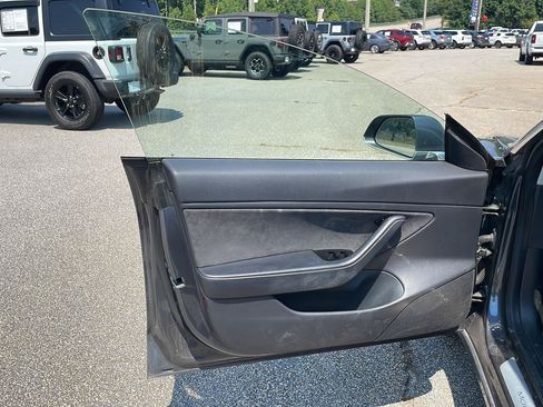 Used 2018 Tesla Model 3 Long Range RWD image 7