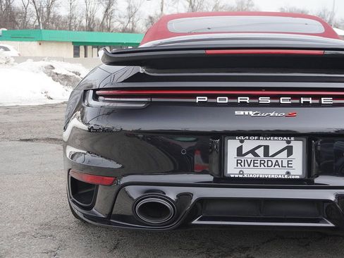 Used 2022 Porsche 911 Turbo S w/ 911 Turbo Sportdesign Package AWD/4WD image 18