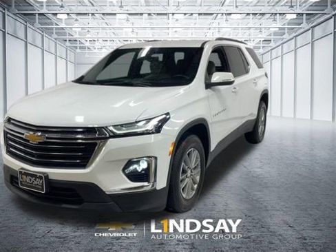 Used 2023 Chevrolet Traverse LT w/ Rear Camera Mirror Package AWD/4WD image 5