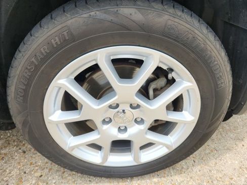 Used 2020 Jeep Renegade Latitude w/ Popular Equipment Group FWD image 12