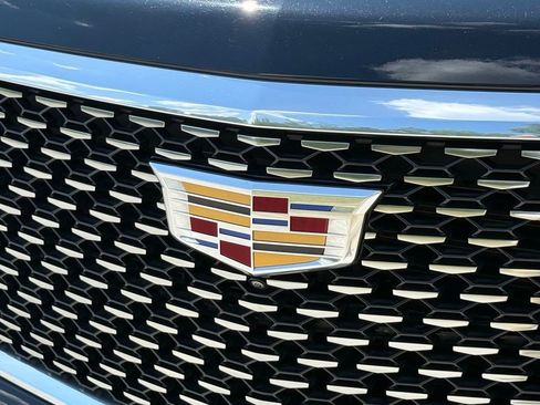 Certified 2024 Cadillac Escalade Premium Luxury w/ Performance Package AWD/4WD image 11