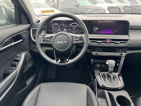 New 2026 Kia Seltos EX image 9