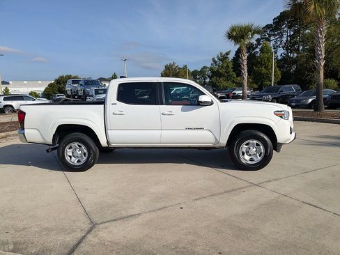 Used 2023 Toyota Tacoma SR5 RWD image 2