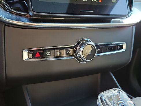 New 2026 Volvo XC90 B6 Ultra w/ Protection Package Premier AWD/4WD image 14