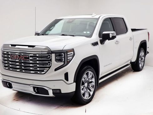 Used 2022 GMC Sierra 1500 Denali w/ Denali Reserve Package image 2