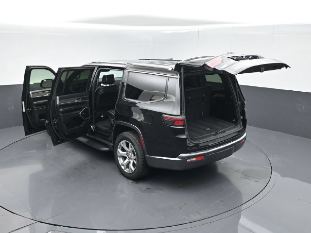 Used 2022 Jeep Wagoneer Series II AWD/4WD image 59