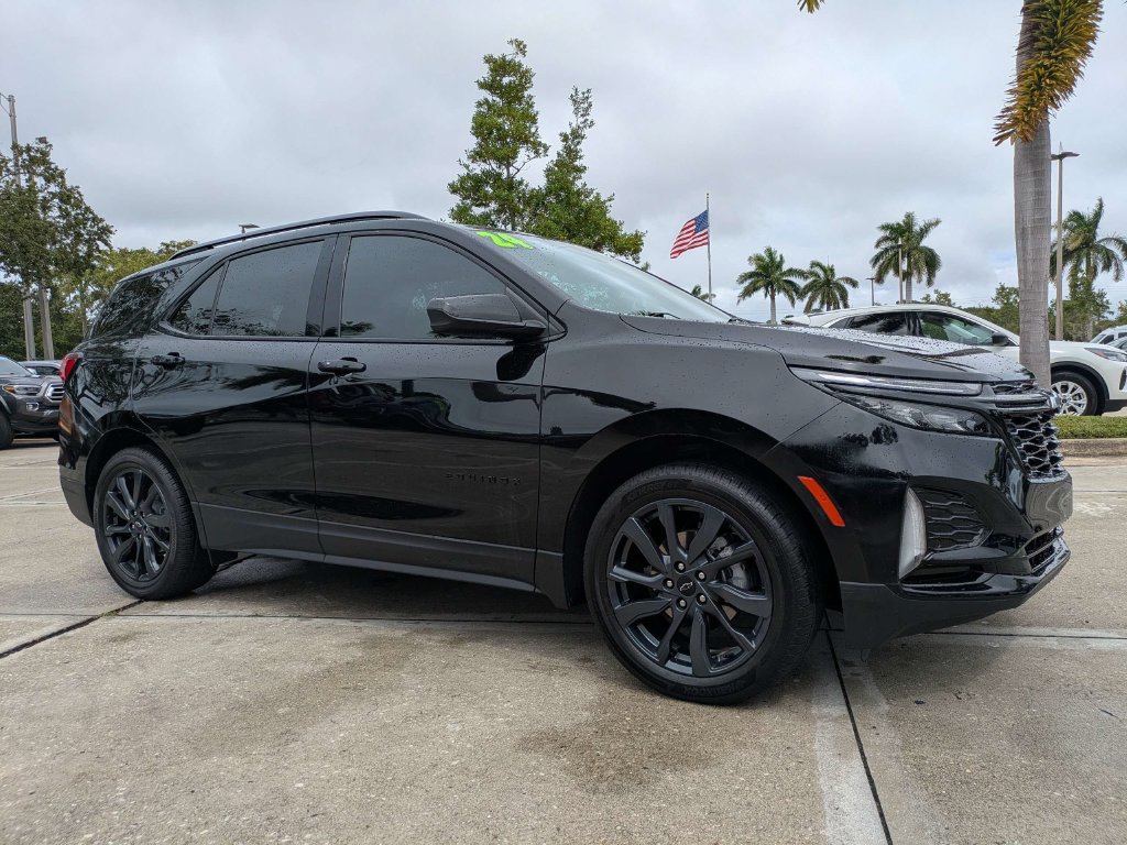 Used 2024 Chevrolet Equinox RS FWD image 2