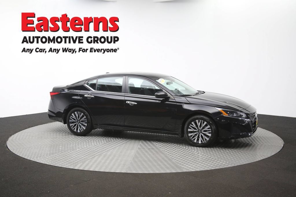 Used 2024 Nissan Altima 2.5 SV w/ SV Premium Package FWD image 48