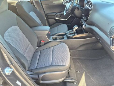 Used 2023 Kia Soul S FWD image 21