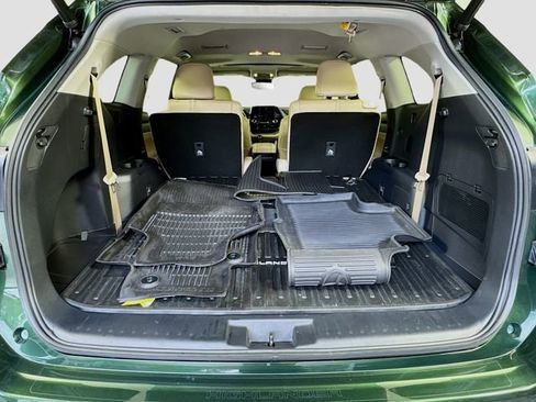 Used 2023 Toyota Highlander XLE AWD/4WD image 28