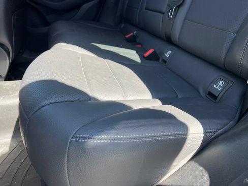 Used 2020 Mercedes-Benz GLC 300 4MATIC image 22