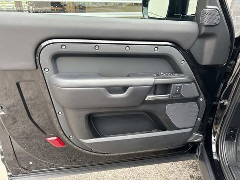 Certified 2022 Land Rover Defender 90 V8 AWD/4WD image 13
