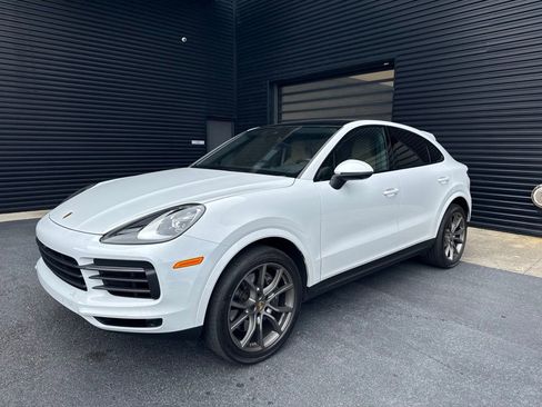 Certified 2023 Porsche Cayenne Platinum Edition AWD/4WD image 1
