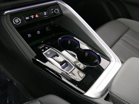 Certified 2025 Audi Q5 2.0T Premium Plus w/ Premium Plus image 23