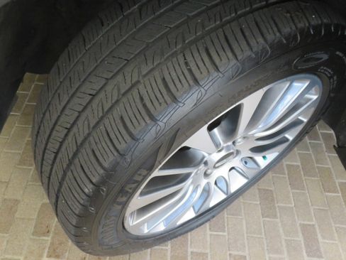 Used 2018 Lincoln MKC Reserve w/ Lincoln MKC Climate Package image 11